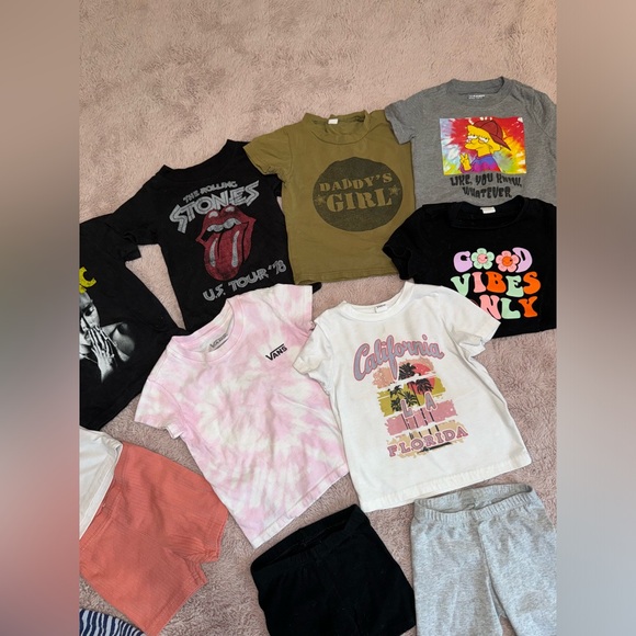 Girls 18-24 months tees and biker shorts lot - Picture 7 of 8